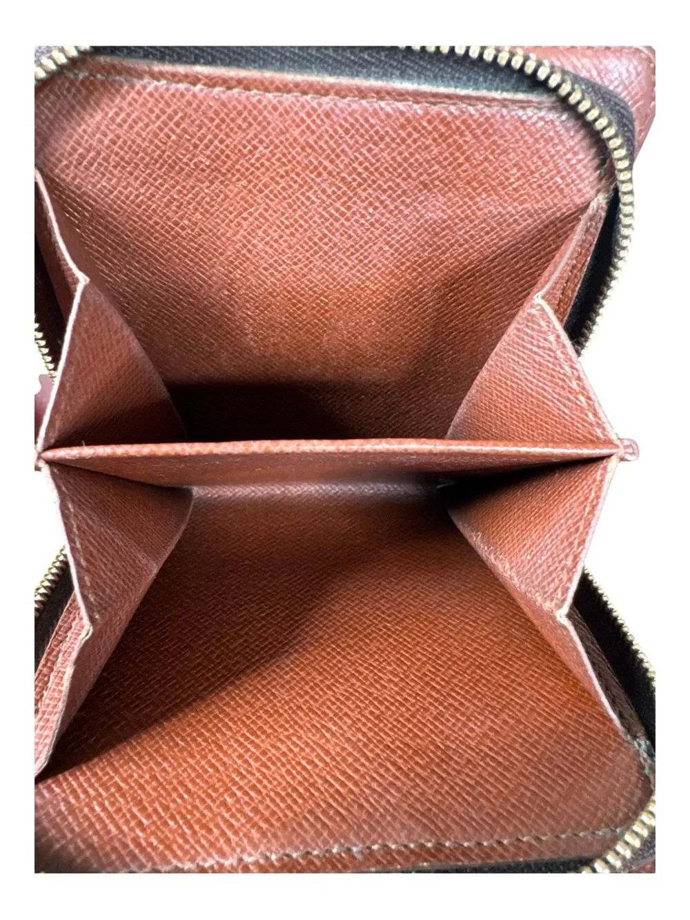 LOUIS VUITTON Monogram Compact Zip Wallet (Model M61667).